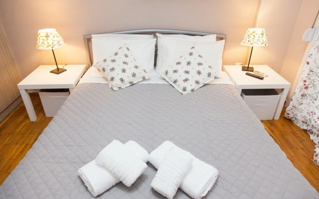 Beautiful and Cozy Apartment in Piraeus