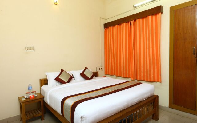 OYO 10178 Home Pleasant 1BHK Near Airport