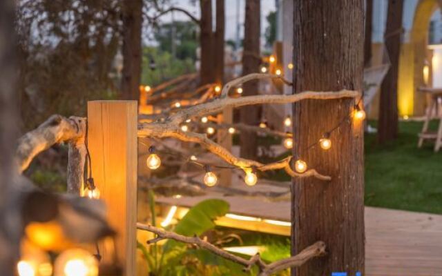 Sanjian Homestay (Shanghai International Tourism Resort)