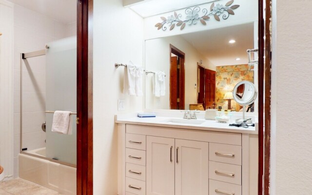 Winterset 12 Centrally Located, Cozy, Washer Dryer by RedAwning