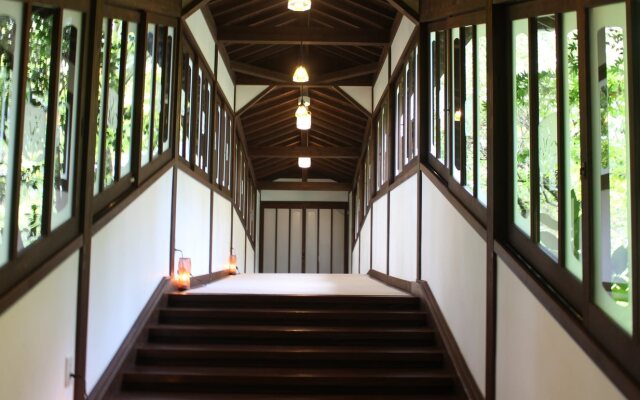 Yufuin Nihon No Ashitaba