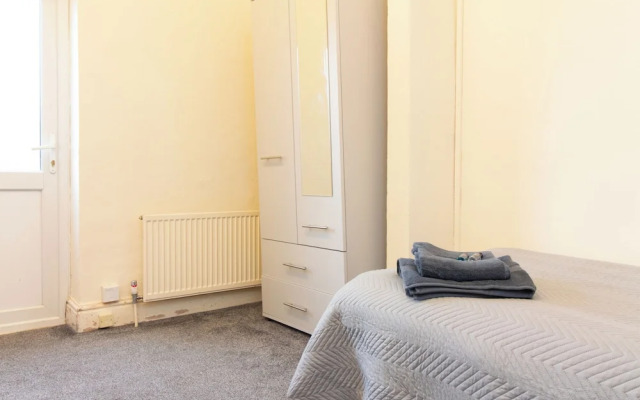 Thornbury Guest House Room 5