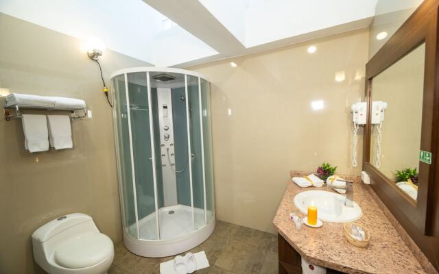 Quindeloma Art Hotel And Gallery