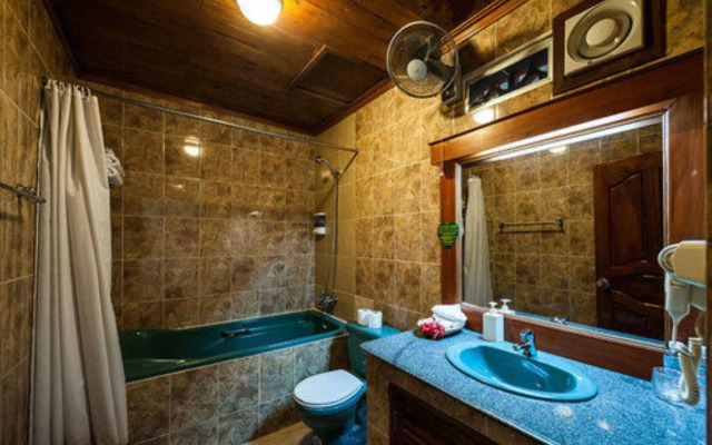 Red Hibiscus Hotel