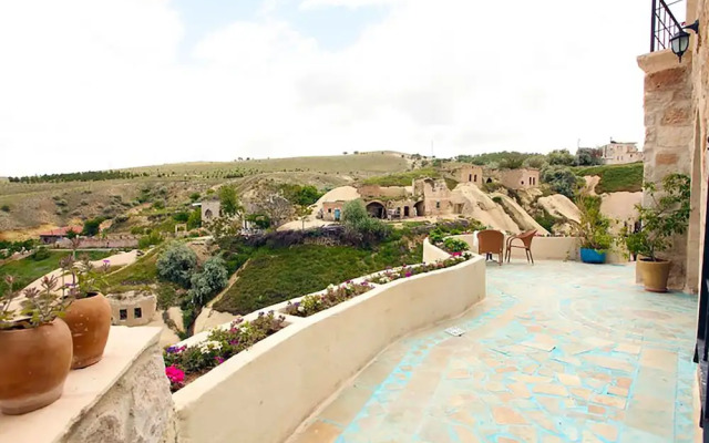 Blue Valley Cave Hotel