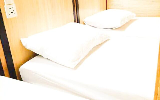 Chiasti Capsule Hostel - Adults Only