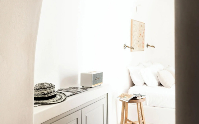 Armenaki -  Adults Only