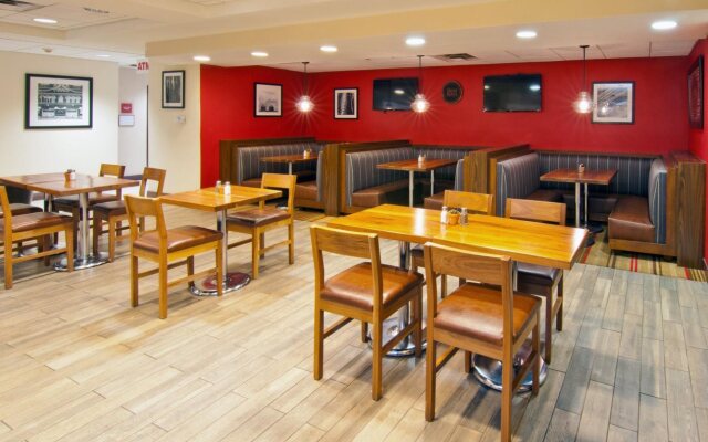 Four Points by Sheraton Nashville Airport