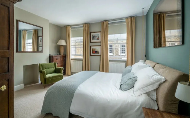 JOIVY Contemporary 2-Bed House W/ Private Garden