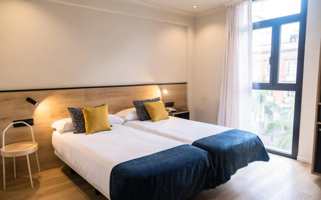 Hotel Adonis Capital