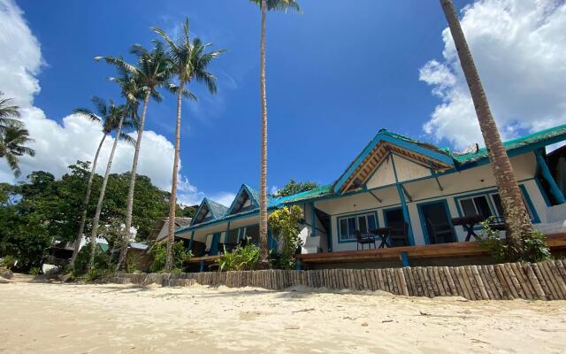 El Nido Beach Huts