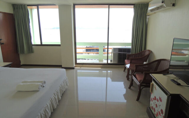 Lake Inn Hotel