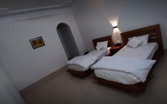 Sharja Hotel And Restaurant
