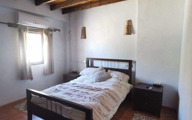 Casita Adela a Captivating 2-bed House in Huescar