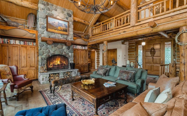 Wildwood Ridge 5 Bedroom Home