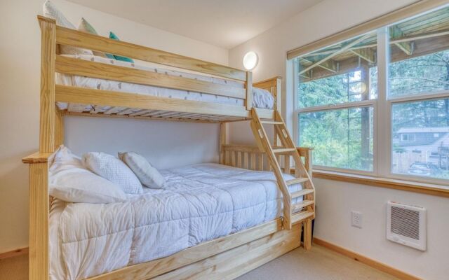 Modern Manzanita Retreat