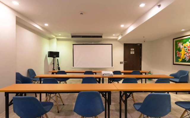 Ramada Encore Makati