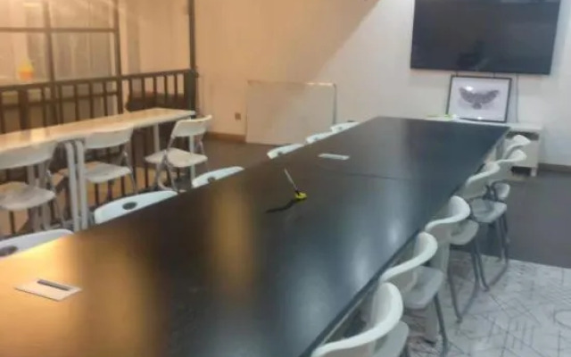 Xiao Hotel Apartment (Shanghai Pengpu Xincun Subway Station)