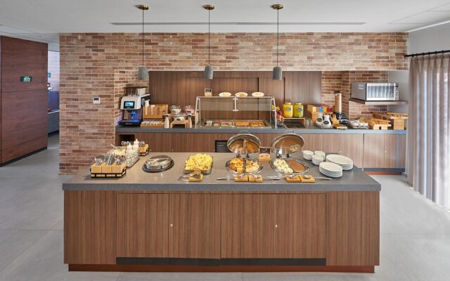 City Express Plus Guadalajara Providencia