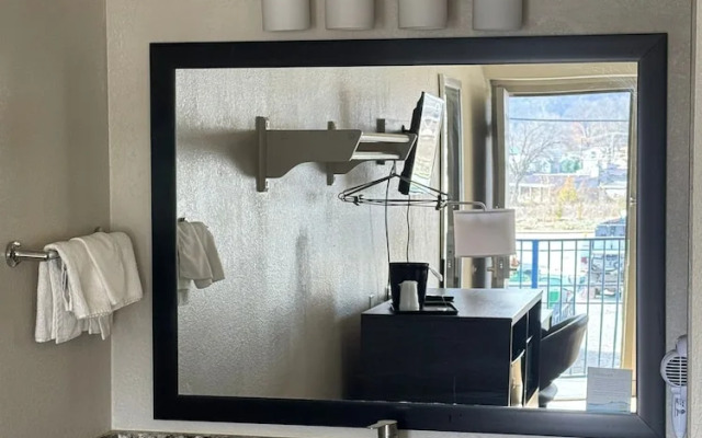 Motel 6 Charleston East Wv