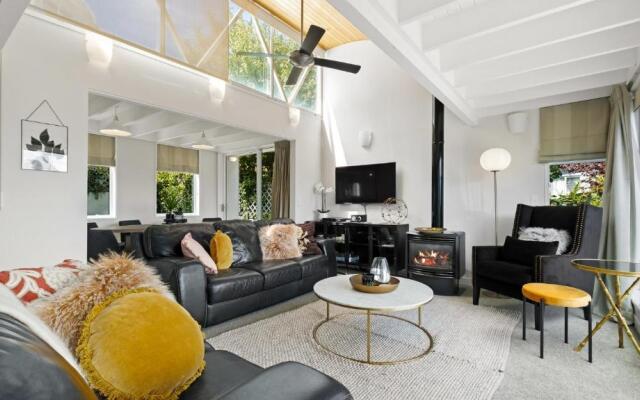 Ātaahua - New Property! - 10 Min Walk To Town