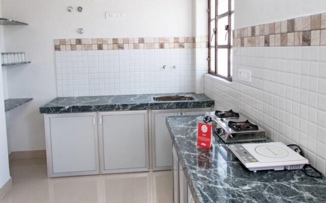 OYO 14110 Home Modern Stay Airport Road