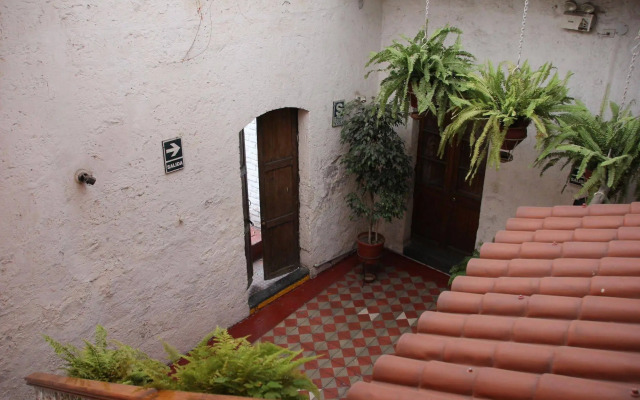 Hostal Lluvia de Oro