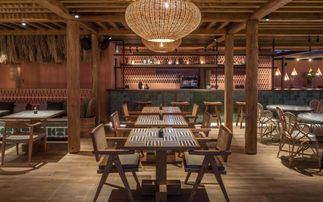 The Syntopia Hotel