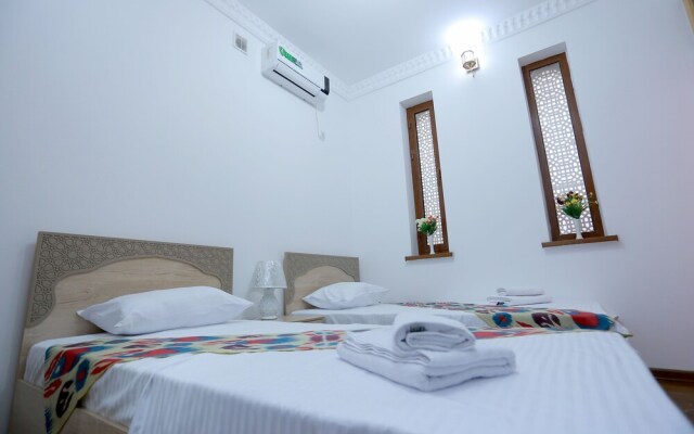 Отель Anis-Pari