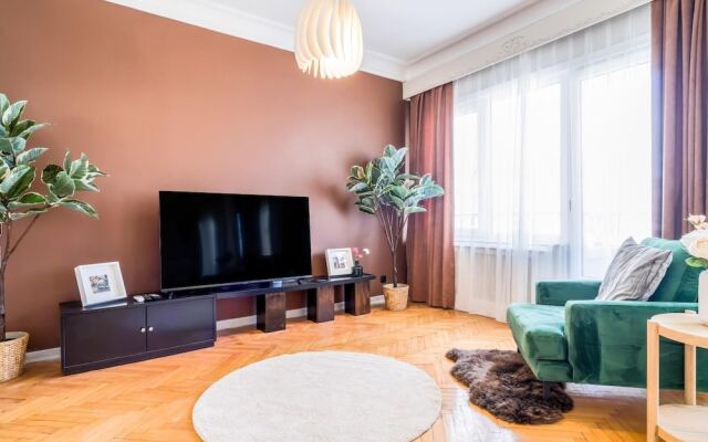 Spacious Flat 5 min to Citys Nisantasi in Sisli