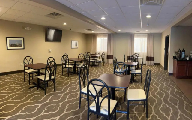 Days Inn & Suites by Wyndham Manheim Lebanon