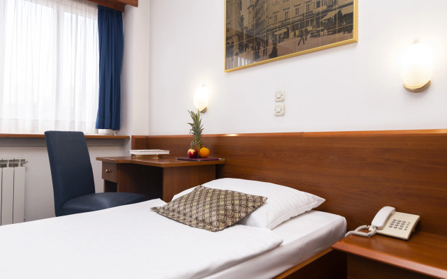 Hotel Neboder