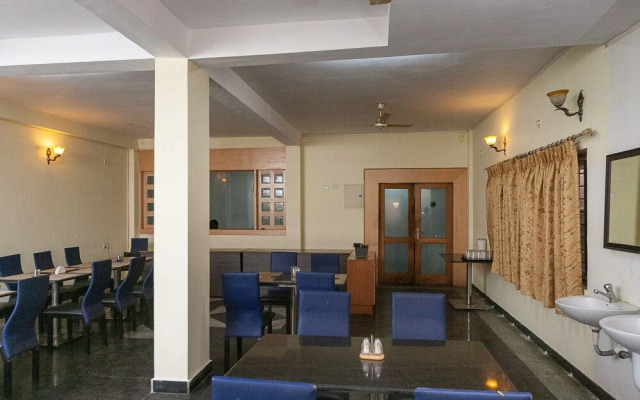 OYO 27033 Hill Breeze