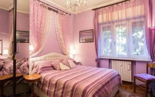 Romantic & Artistic Apartment