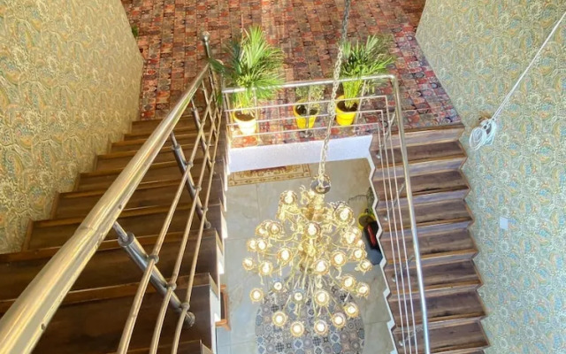 Rozan Jaai Orchard Hotel