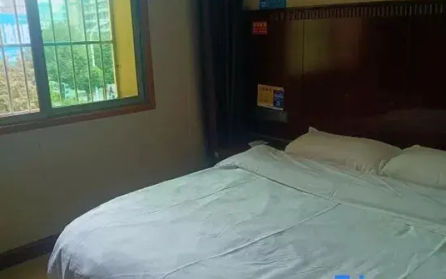 Tongcheng Hotel (Fuyang Shuangqing Branch)