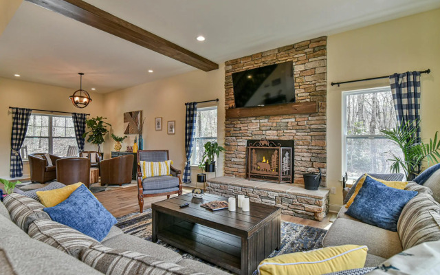 Arcadia Falls Retreat