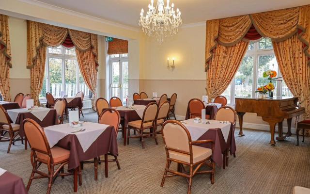 The Grove Hotel
