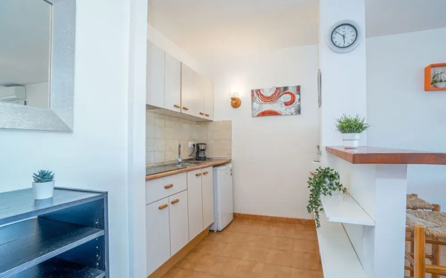 Modern 1-bedroom Apartment With Terrace