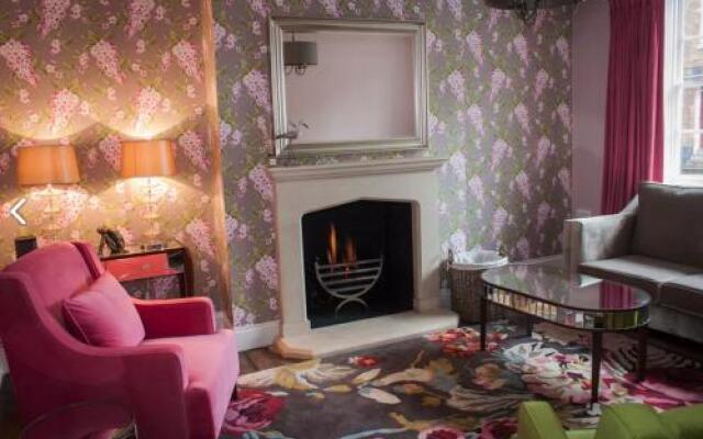 Stoneleigh House Boutique Hotel