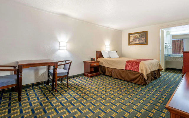 Knights Inn - Hilliard