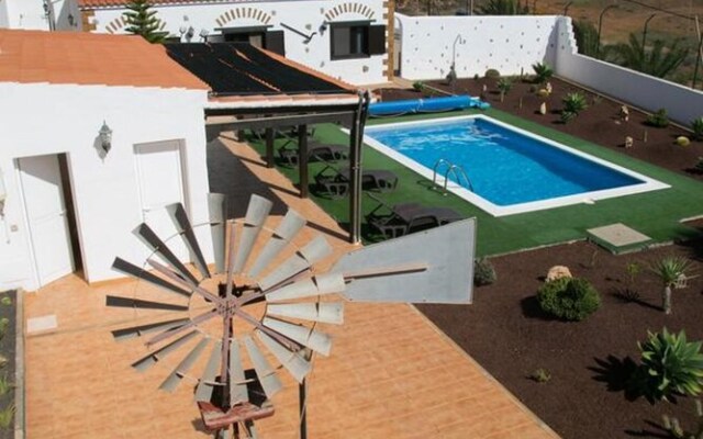 Villa With 4 Bedrooms in Las Palmas, With Wonderful Mountain View, Private Pool, Enclosed Garden - 20 km From the Beach