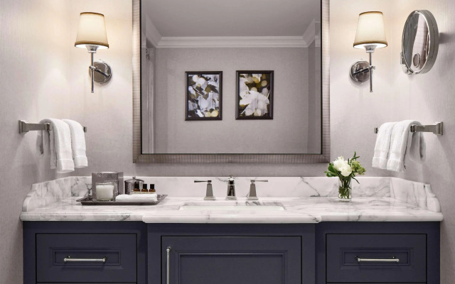 Fairmont Hotel Macdonald