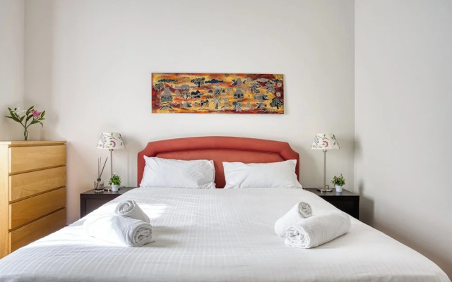 Adorable flat near centre