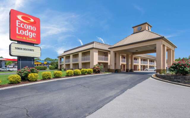 Econo Lodge Inn and Suites East