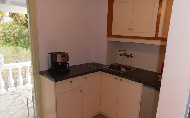 Elli Beach Apartments and Studios