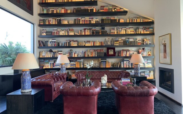 Luxury Villa Marathon