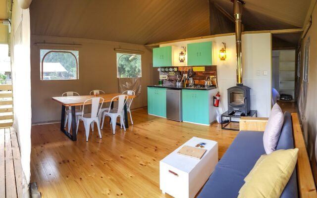 AfriCamps at Doolhof- Glamping