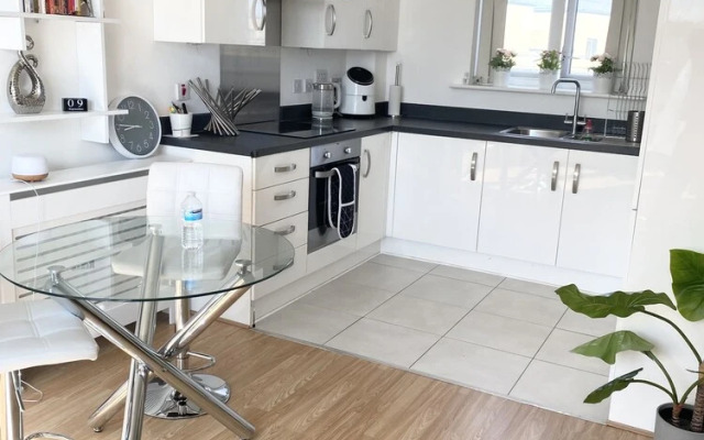 Captivating 1-bed Apartment in Barking