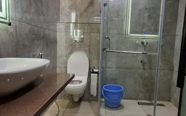 Hotel Star Metro Inn By GRB